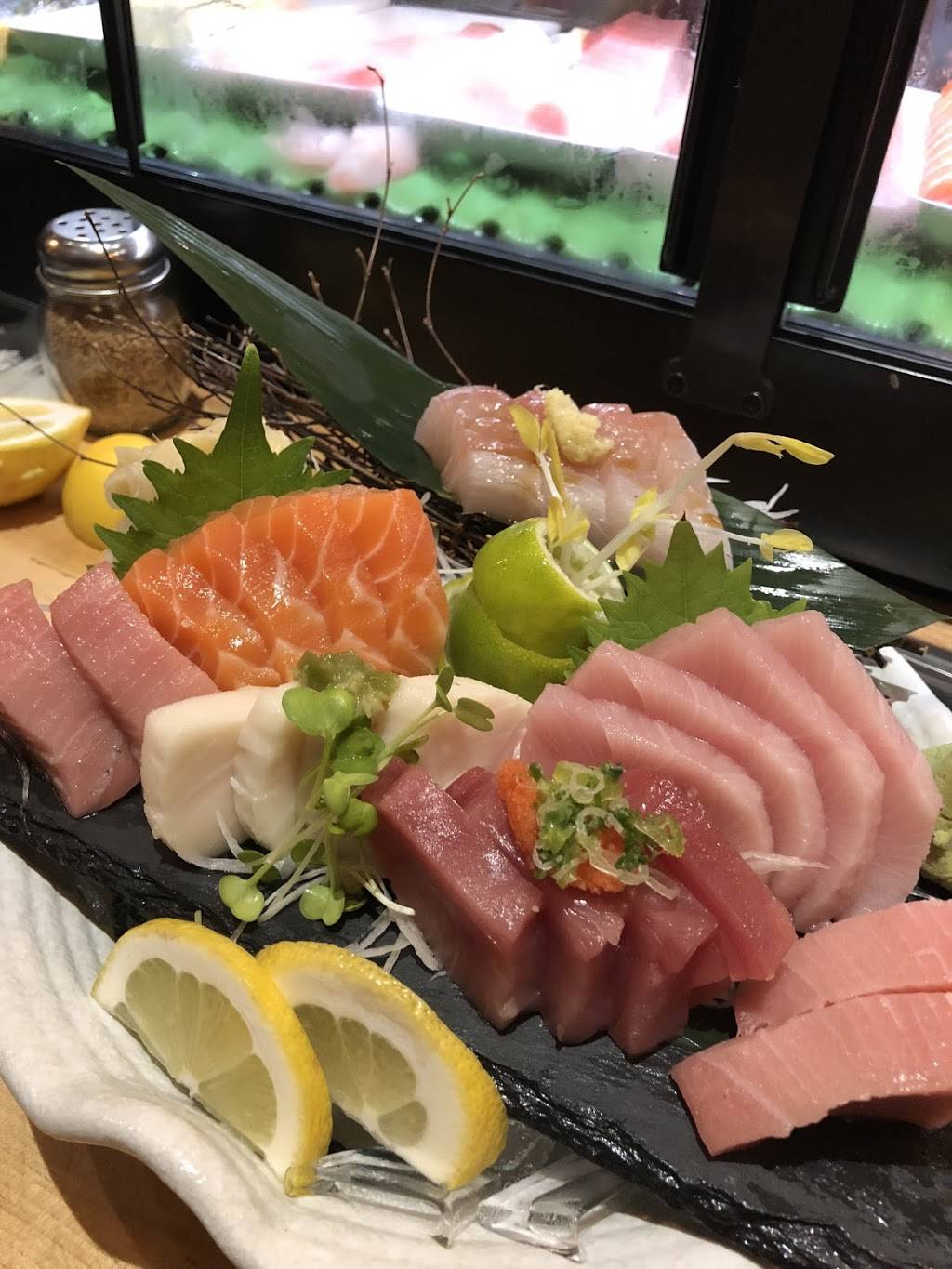 Yoji Sushi House | restaurant | 406 Dewey Blvd, San Francisco, CA 94116, USA | 4156810128 OR +1 415-681-0128