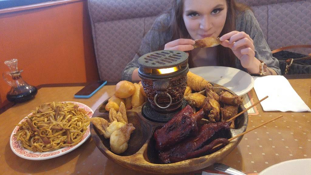 Moon House Restaurant | restaurant | 741 Oaklawn Ave, Cranston, RI 02920, USA | 4019421705 OR +1 401-942-1705