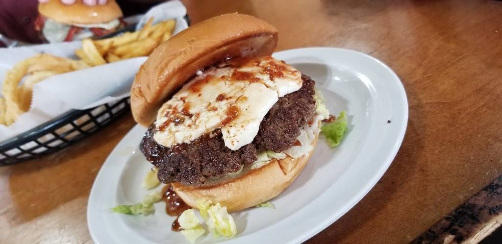 Stomps Burger Joint | restaurant | 3107 TX-146, Bacliff, TX 77518, USA | 2813390785 OR +1 281-339-0785