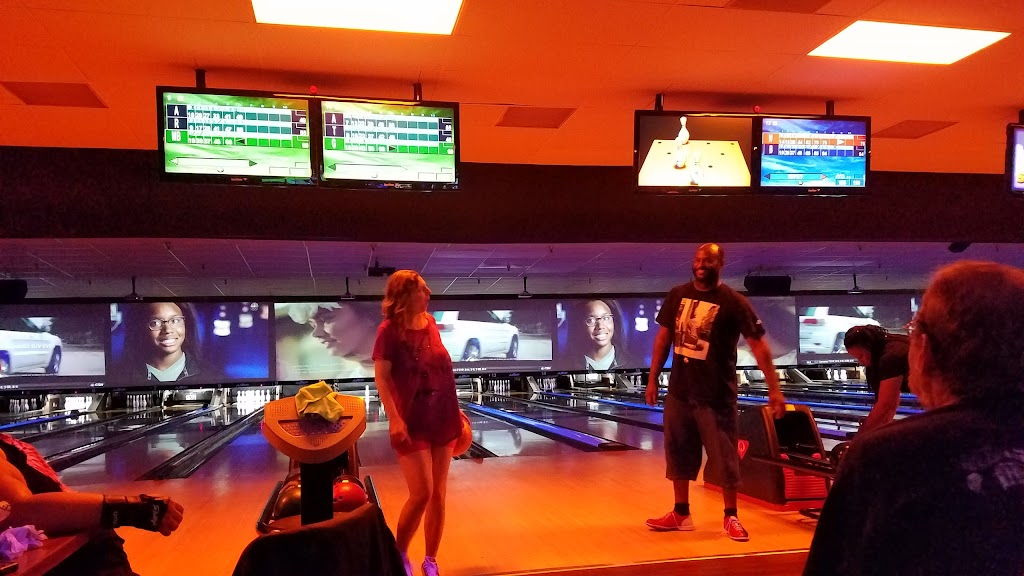 AMF Waldorf Lanes | restaurant | 11920 Acton Ln, Waldorf, MD 20601, USA | 3018612301 OR +1 301-861-2301