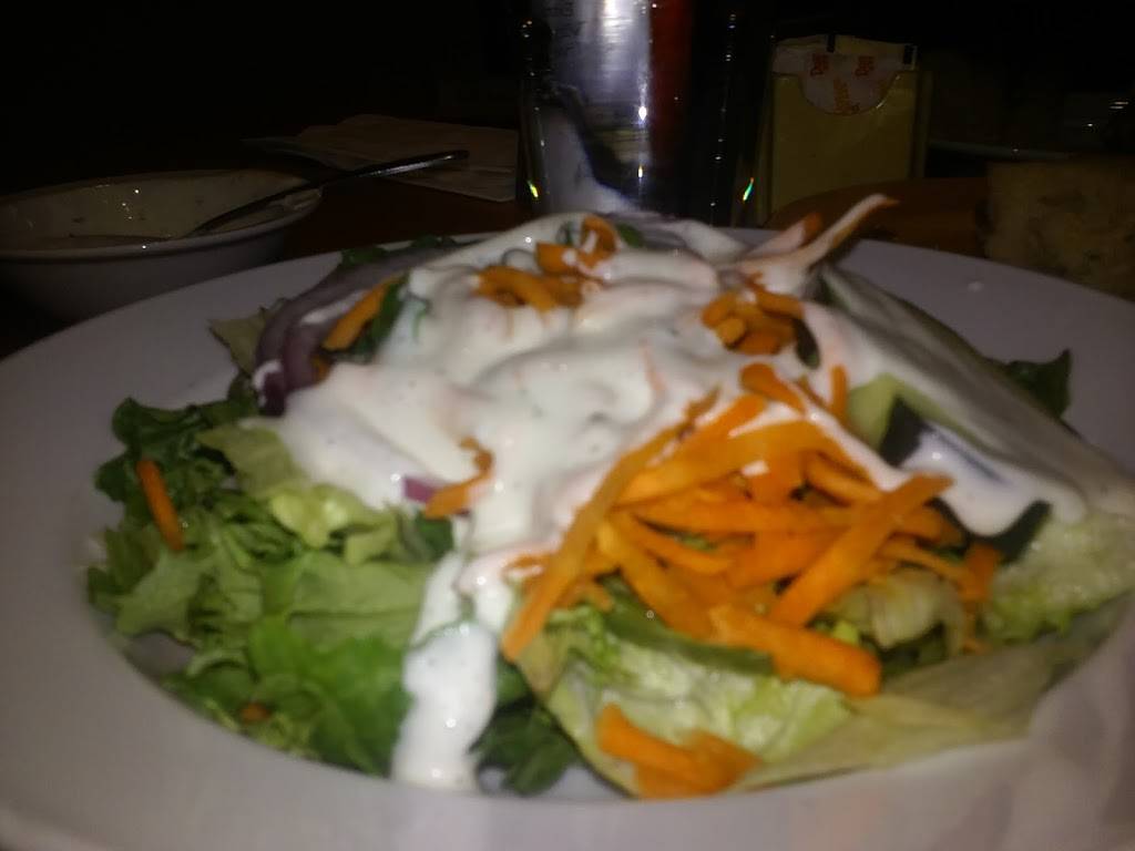 Chicagos Pizza | restaurant | 1919 W Montrose Ave, Chicago, IL 60613, USA | 7733481700 OR +1 773-348-1700