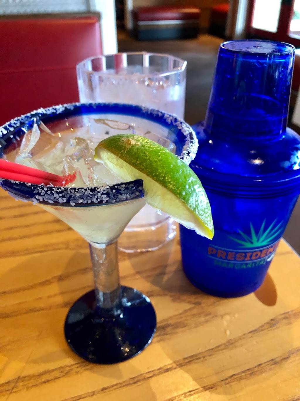 Chilis Grill & Bar | meal takeaway | 1935 S Stemmons Fwy, Lewisville, TX 75067, USA | 9723160932 OR +1 972-316-0932