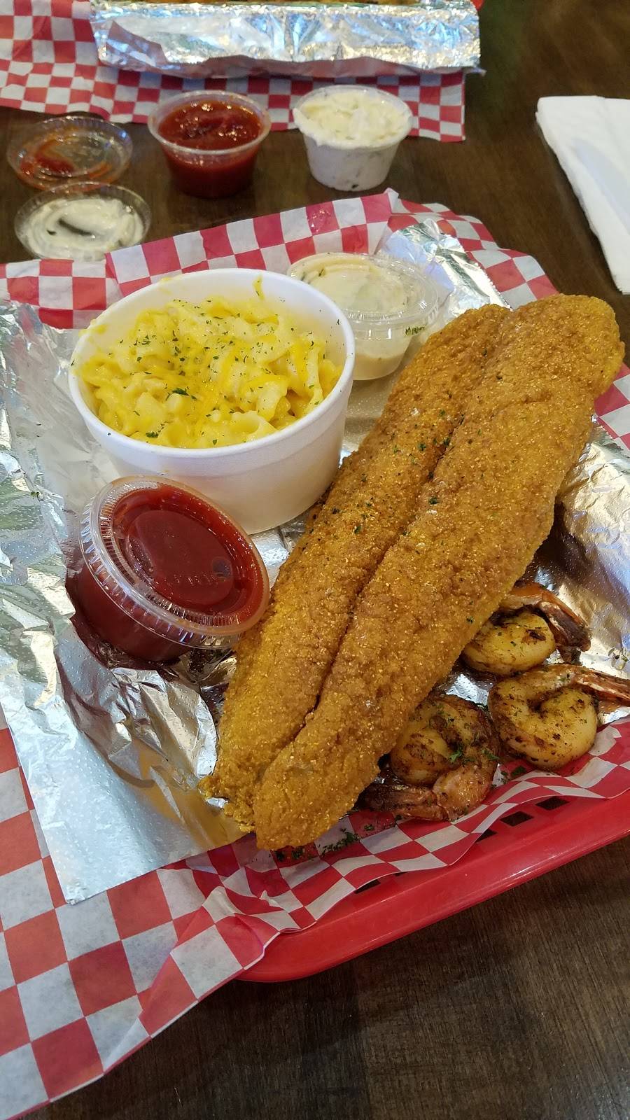 Off the Hook Seafood and More | restaurant | 1920 S Meridian Ave, Oklahoma City, OK 73108, USA | 4056066040 OR +1 405-606-6040