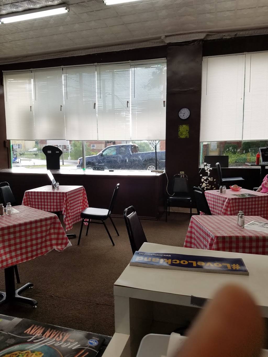 Catherines good eats aka lockland family diner | restaurant | 122 W Wyoming Ave, Cincinnati, OH 45215, USA | 5138322262 OR +1 513-832-2262