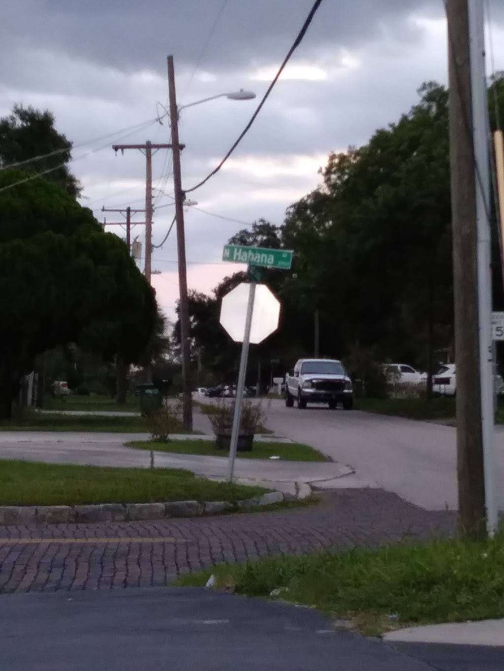 El Tropical Cafe & Market | restaurant | 2902 W Columbus Dr, Tampa, FL 33607, USA | 8136447137 OR +1 813-644-7137