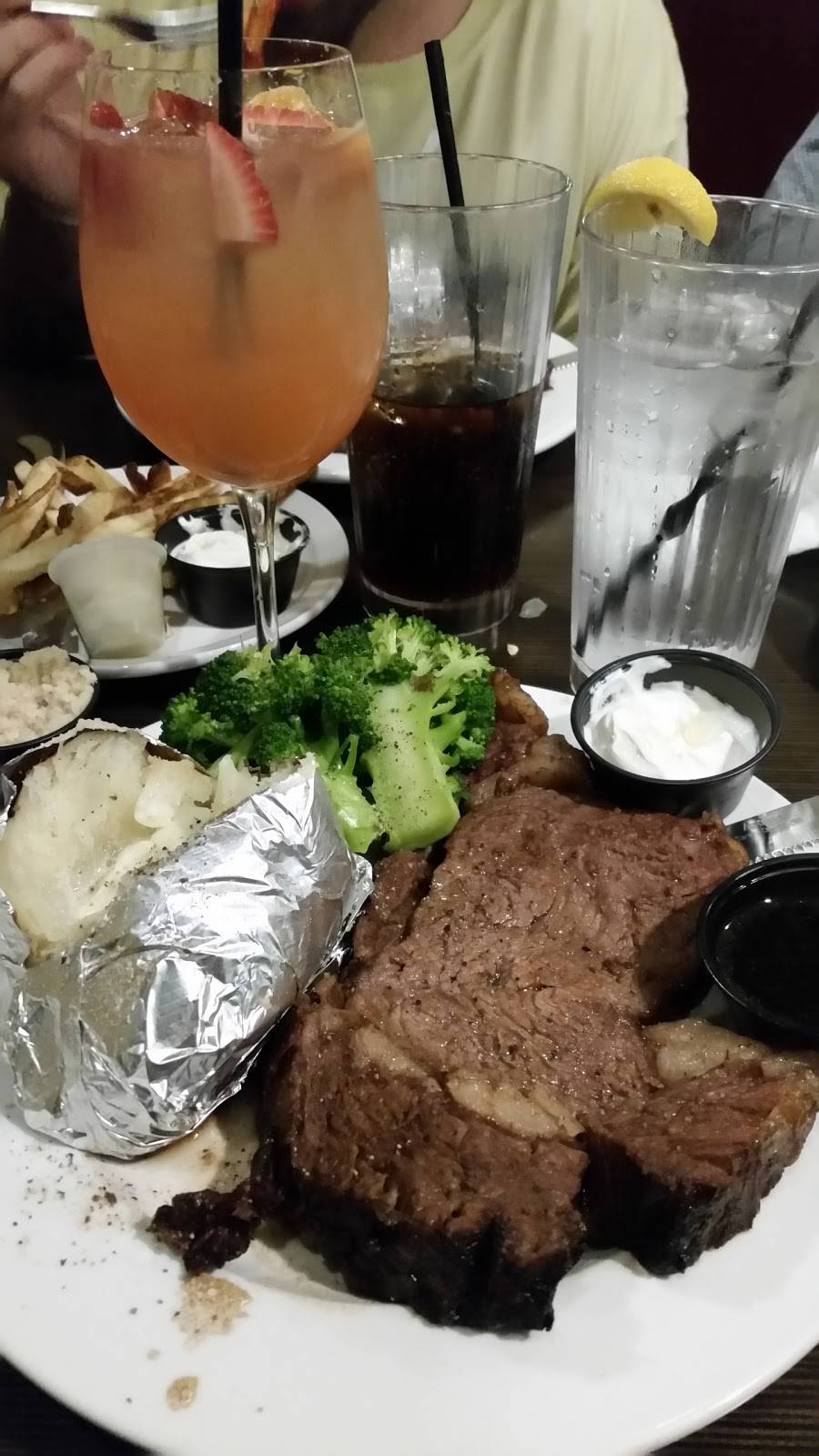 Gianna Via’s Restaurant & Bar | restaurant | 5301 Grove Rd #639, Pittsburgh, PA 15236, USA | 4128826500 OR +1 412-882-6500