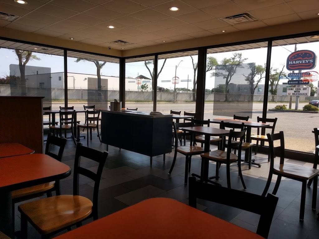 Harveys | restaurant | 2550 Tecumseh Rd E, Windsor, ON N8W 1E9, Canada | 5199483931 OR +1 519-948-3931