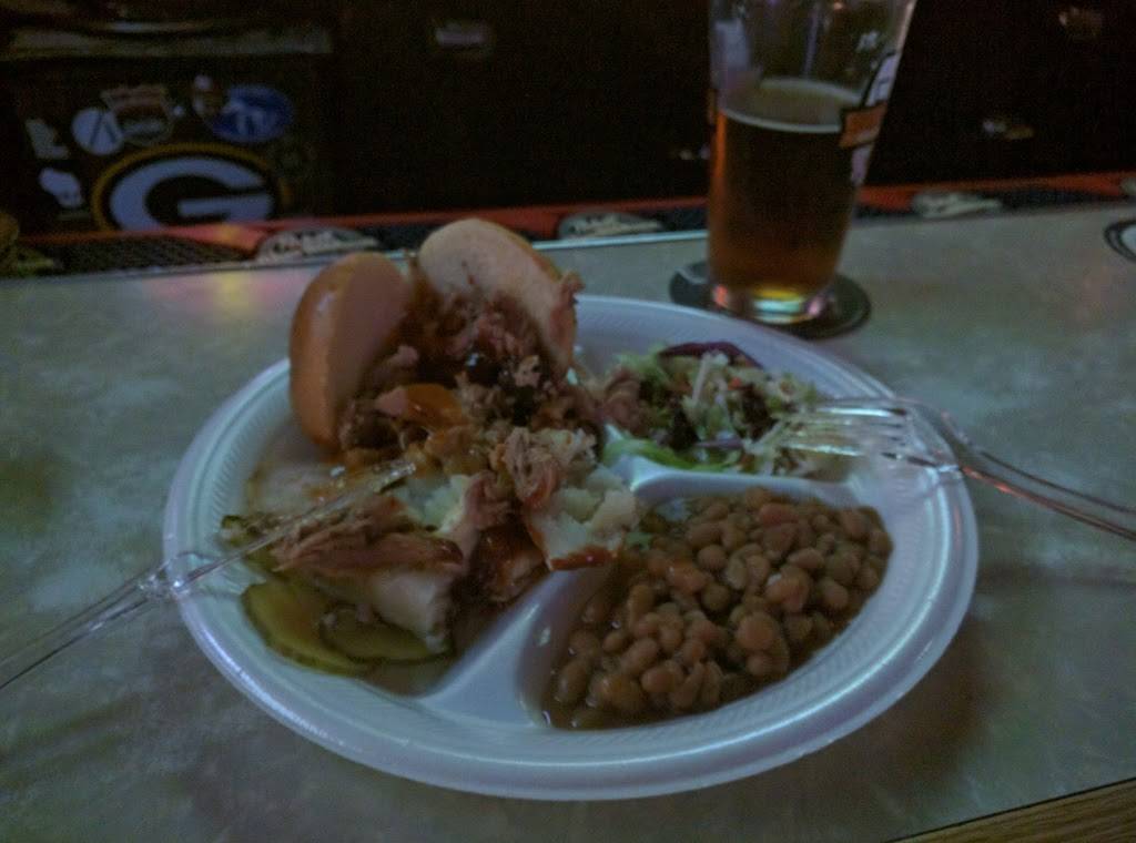 Champions Pub | restaurant | 2417 N Bartlett Ave, Milwaukee, WI 53211, USA | 4143322440 OR +1 414-332-2440