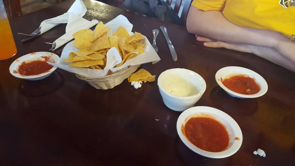 El Ranchito | restaurant | 2800 SW Fairlawn Rd, Topeka, KS 66614, USA | 7854382500 OR +1 785-438-2500