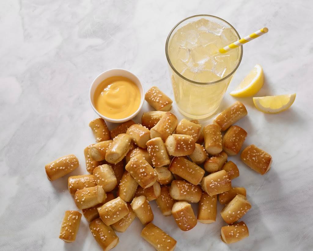 Pretzelmaker | restaurant | 463 Brandon Town Center Dr, Brandon, FL 33511, USA | 8136542724 OR +1 813-654-2724