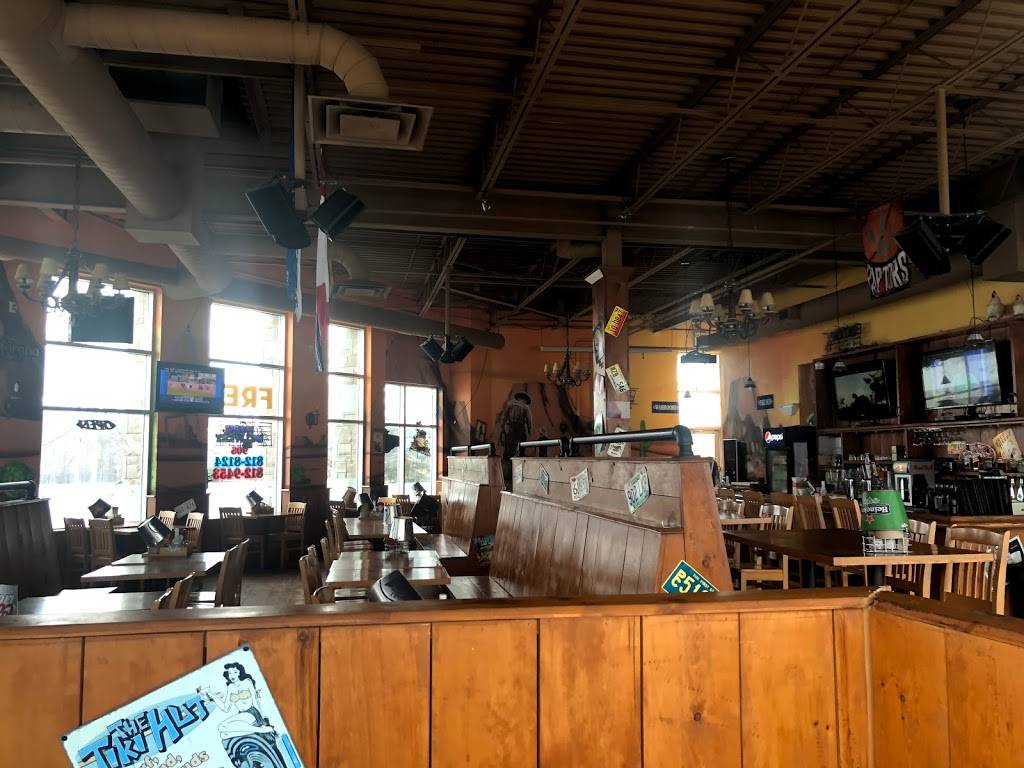 Wild Wing | restaurant | 5606 Tenth Line W, Mississauga, ON L5M 7L9, Canada | 9058129453 OR +1 905-812-9453