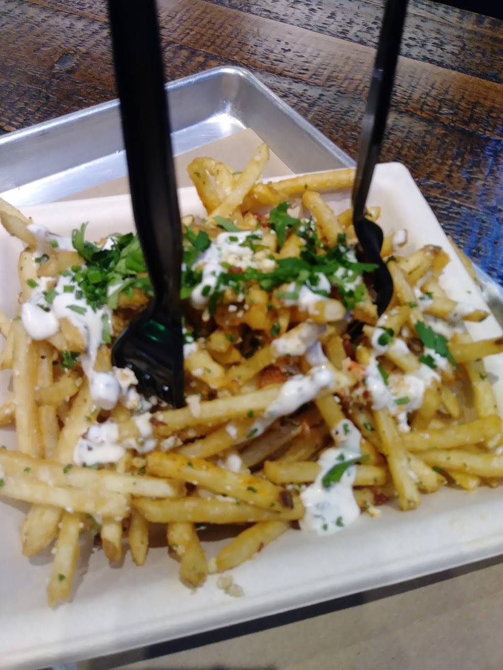 Dock Local | restaurant | 3839 McKinney Ave #150, Dallas, TX 75204, USA | 9723734587 OR +1 972-373-4587