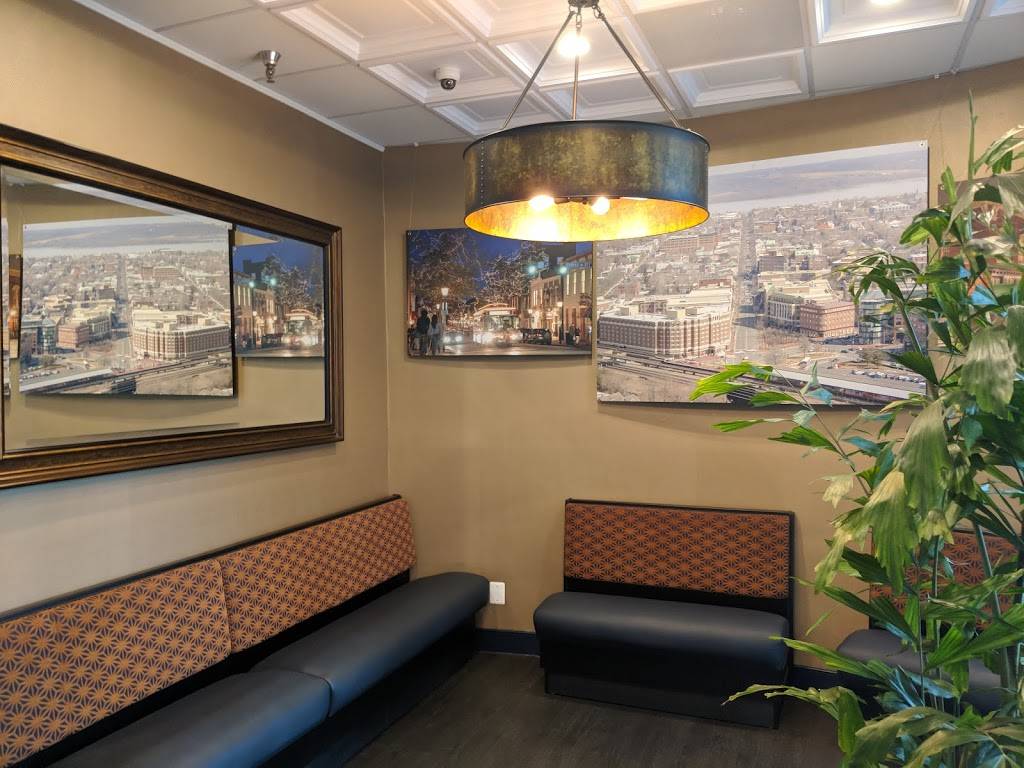 The Executive Diner | restaurant | 1400 Duke St, Alexandria, VA 22314, USA | 7032990894 OR +1 703-299-0894