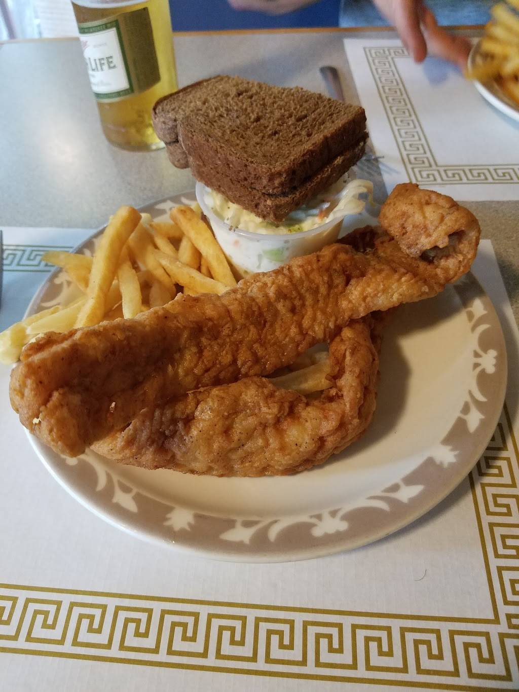 Kellner International Bar | restaurant | 1204 80th St S, Wisconsin Rapids, WI 54494, USA | 7154238884 OR +1 715-423-8884