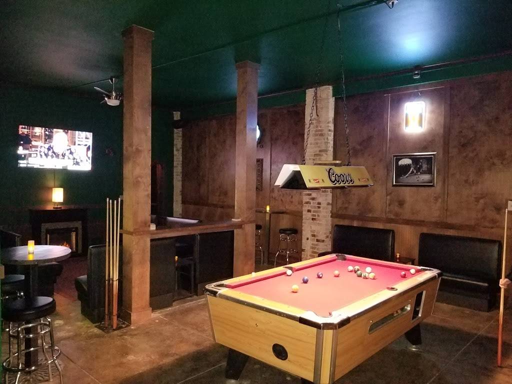 The Peak Inn | restaurant | 132 N Peak St, Dallas, TX 75226, USA | 2143778828 OR +1 214-377-8828