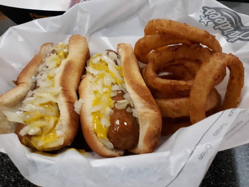 Hardees | restaurant | 7917 Midlothian Turnpike, Richmond, VA 23235, USA | 8043200303 OR +1 804-320-0303