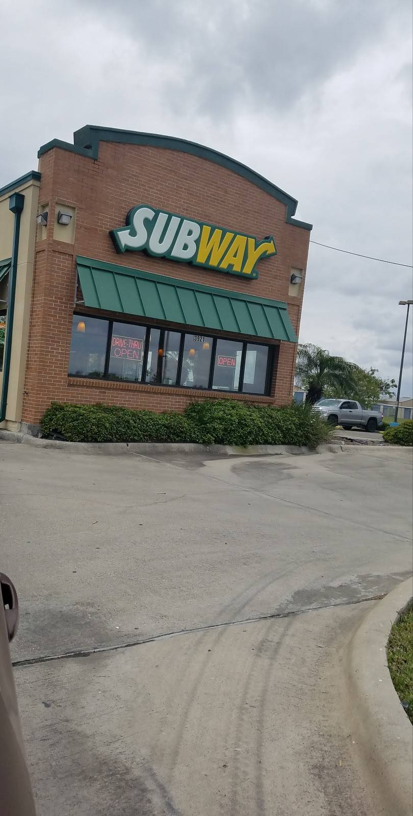Subway | meal takeaway | 3921 Saratoga Blvd Suite 101, Corpus Christi, TX 78415, USA | 3618512100 OR +1 361-851-2100