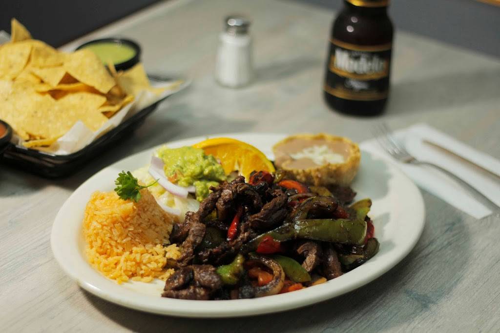 Las Cazuelitas Restaurant | restaurant | 21 Crystal Lake Plaza, Crystal Lake, IL 60014, USA | 8158930802 OR +1 815-893-0802