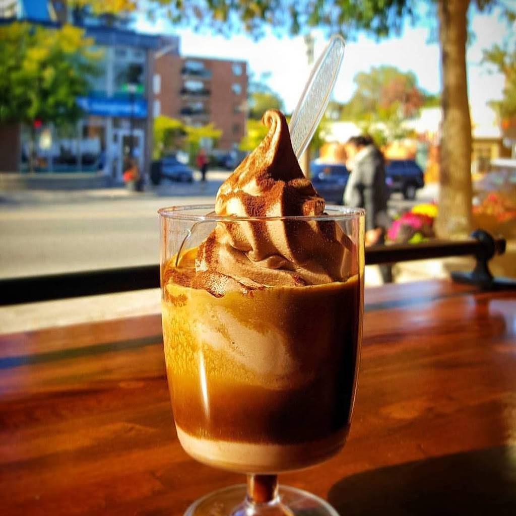 Archtop Cafe | cafe | 109 Lakeshore Rd E, Mississauga, ON L5G 1E2, Canada | 9052782233 OR +1 905-278-2233