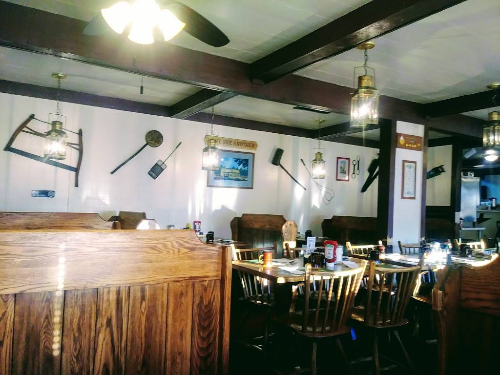 Hen House Family Restaurant | restaurant | 74 interstate Route 74, Champaign, IL 61822, USA | 2175863114 OR +1 217-586-3114