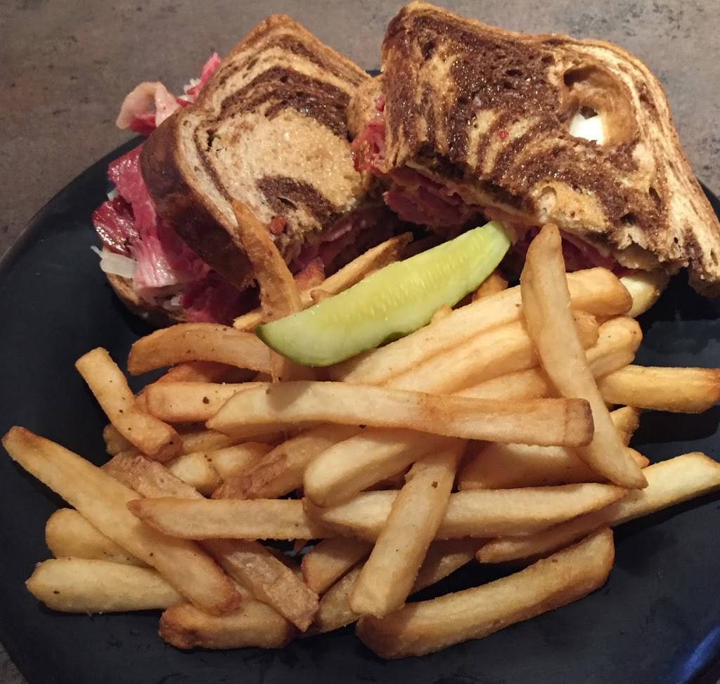 Burke in the Box | restaurant | 5757 Wayne Newton, Las Vegas, NV 89119, USA | 7022614371 OR +1 702-261-4371