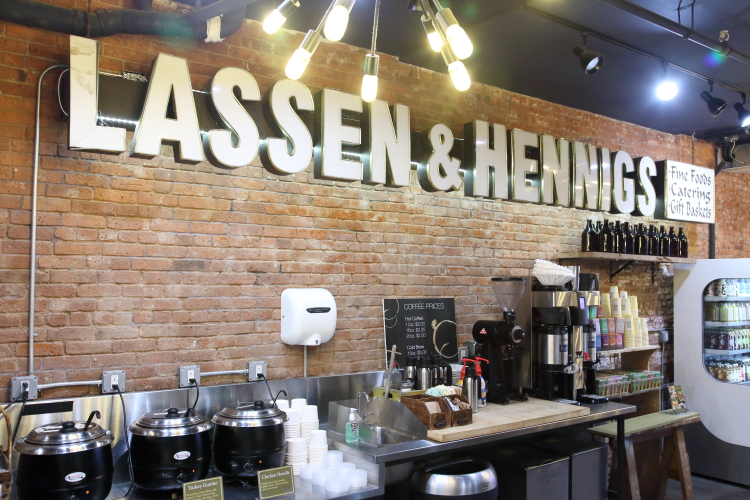Lassen & Hennigs | restaurant | 177 Water St, Brooklyn, NY 11201, USA | 7188756272 OR +1 718-875-6272