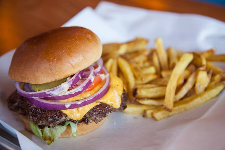 Martins Bar-B-Que Joint | restaurant | 3408 Indian Lake Dr, Louisville, KY 40241, USA | 5022424666 OR +1 502-242-4666