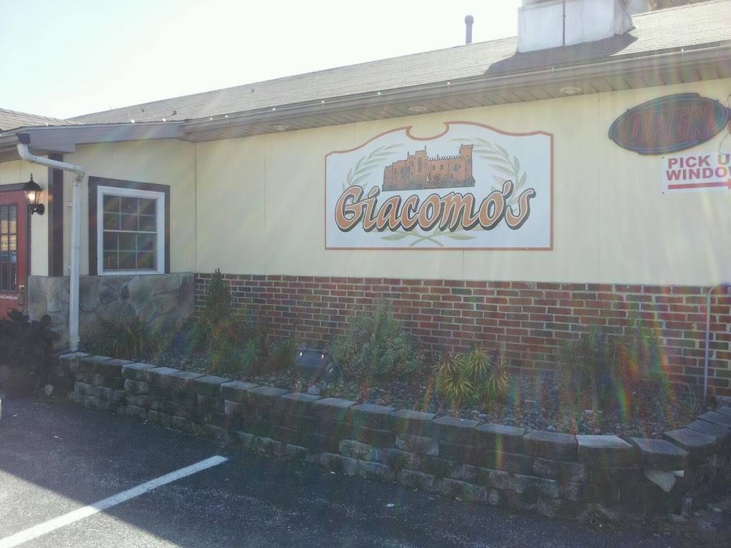 Giacomos Italian Restaurant | restaurant | 107 Mont Alto Rd, Fayetteville, PA 17222, USA | 7173520199 OR +1 717-352-0199