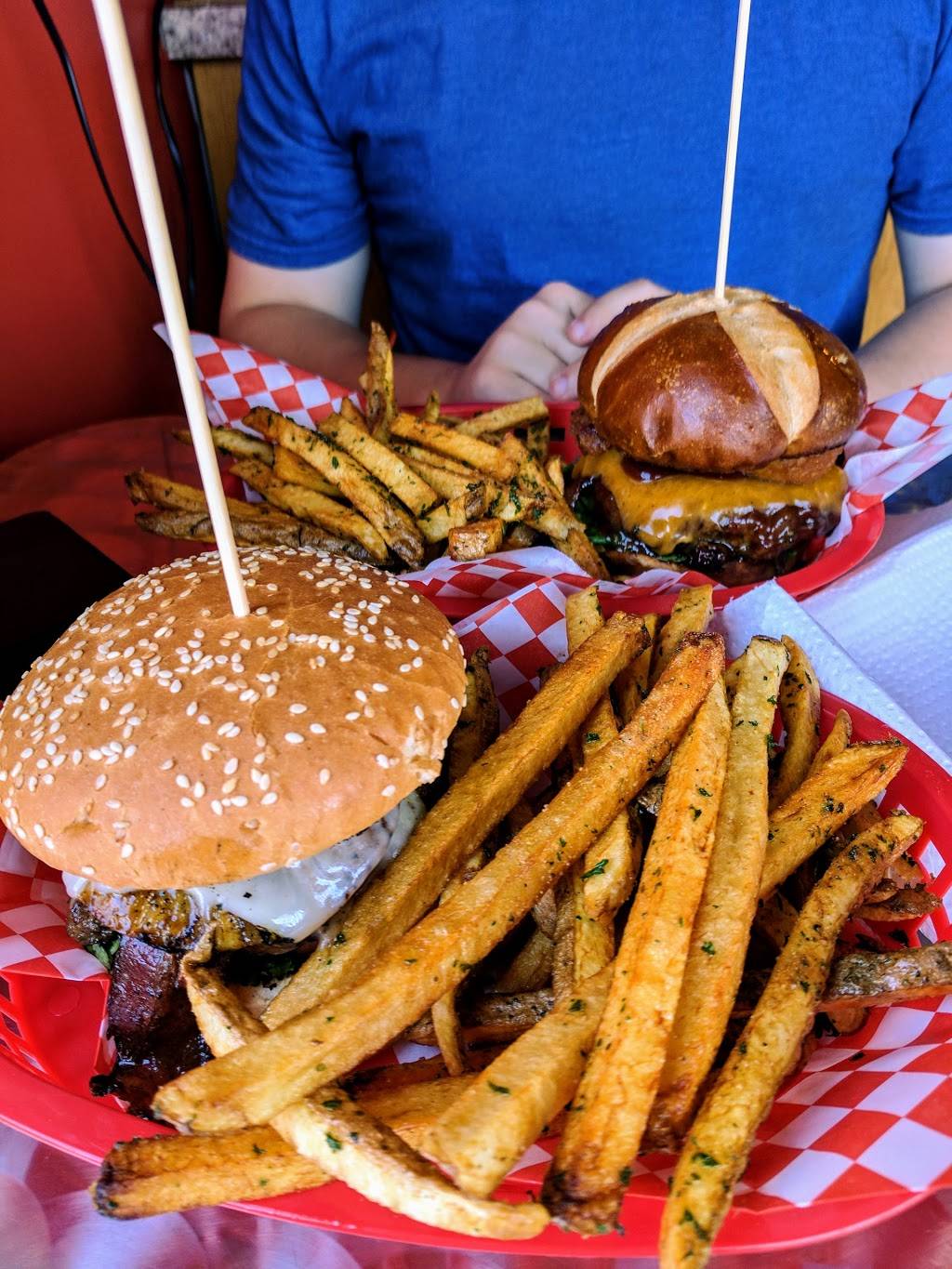 Bunz Gourmet Burgers | restaurant | 655 W 7th St, San Pedro, CA 90731, USA | 3105148773 OR +1 310-514-8773