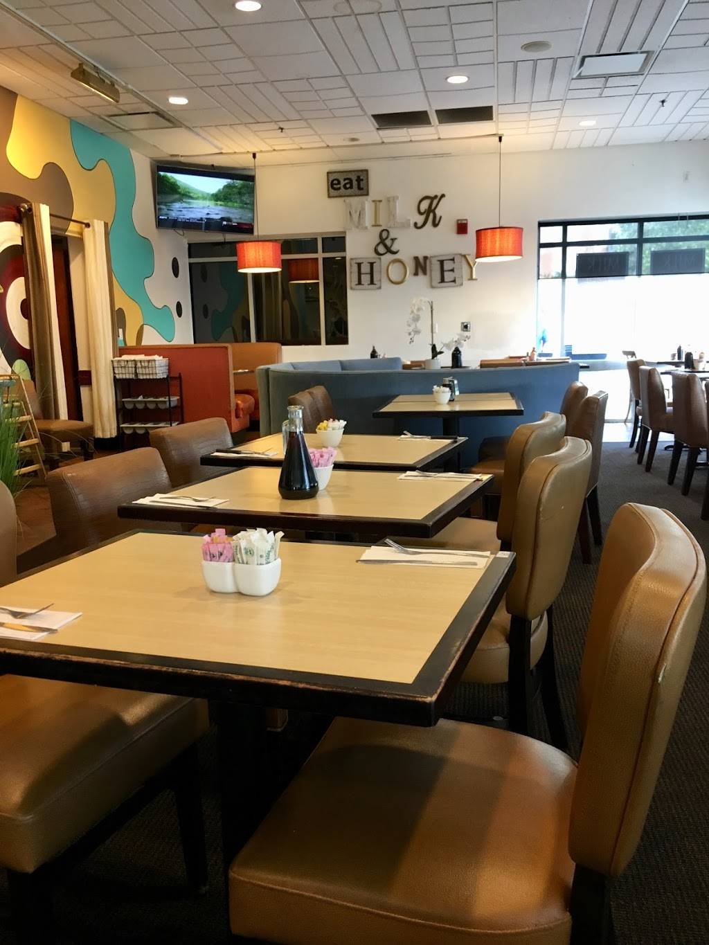 Milk & Honey Cafe | restaurant | 10280 Baltimore Ave, College Park, MD 20740, USA | 3014772195 OR +1 301-477-2195