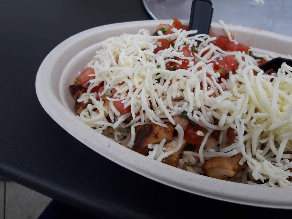 Chipotle Mexican Grill | restaurant | 701 Bridgeport Ave, Shelton, CT 06484, USA | 2032252766 OR +1 203-225-2766