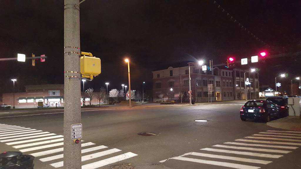 Beso Lounge & Restaurant | night club | 860 Main St, East Hartford, CT 06108, USA | 8007787226 OR +1 800-778-7226