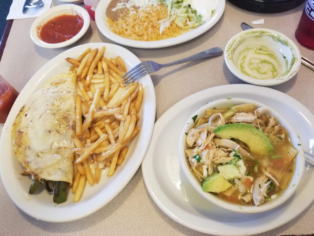 El Jimador Mexican Restaurant | restaurant | 902 N State St, Iola, KS 66749, USA | 6203657300 OR +1 620-365-7300