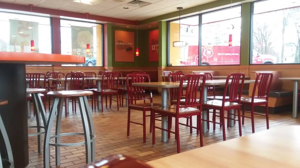 Popeyes Louisiana Kitchen | restaurant | 7706 Landover Rd, Landover, MD 20785, USA | 3013415630 OR +1 301-341-5630