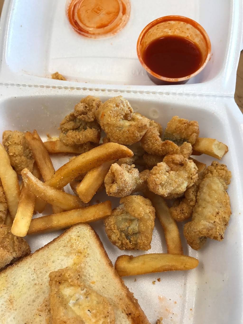 Sharks Fish & Chicken | restaurant | 9759 Forest Ln, Dallas, TX 75243, USA | 2145752227 OR +1 214-575-2227