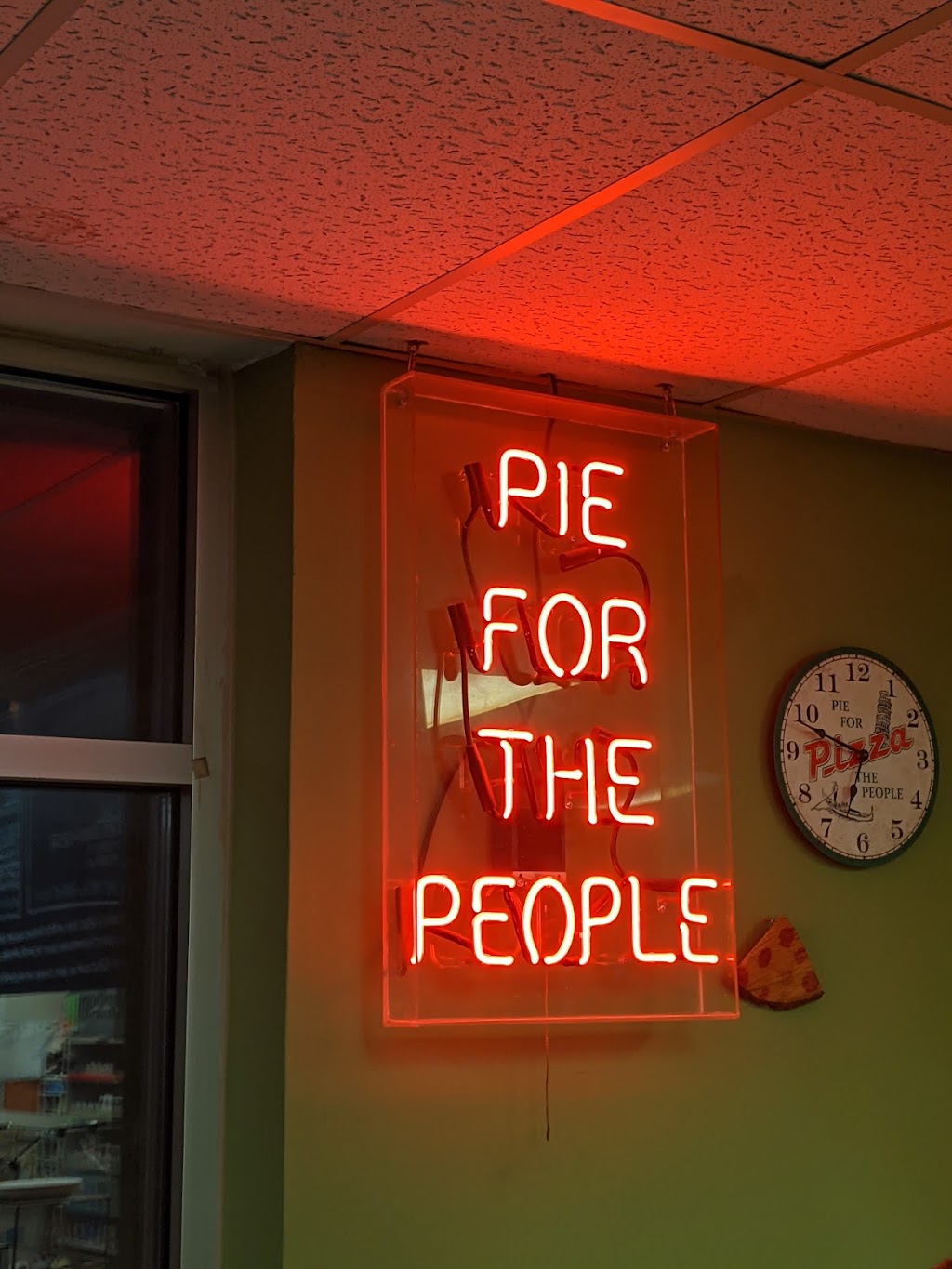 Pie For the People NW | restaurant | State, 741 WA-906, Snoqualmie Pass, WA 98068, USA | 4255187799 OR +1 425-518-7799