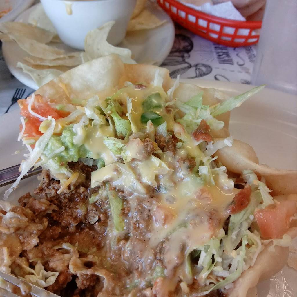 Las Comadres | restaurant | 1001 S Water St E, Burnet, TX 78611, USA | 5127150227 OR +1 512-715-0227