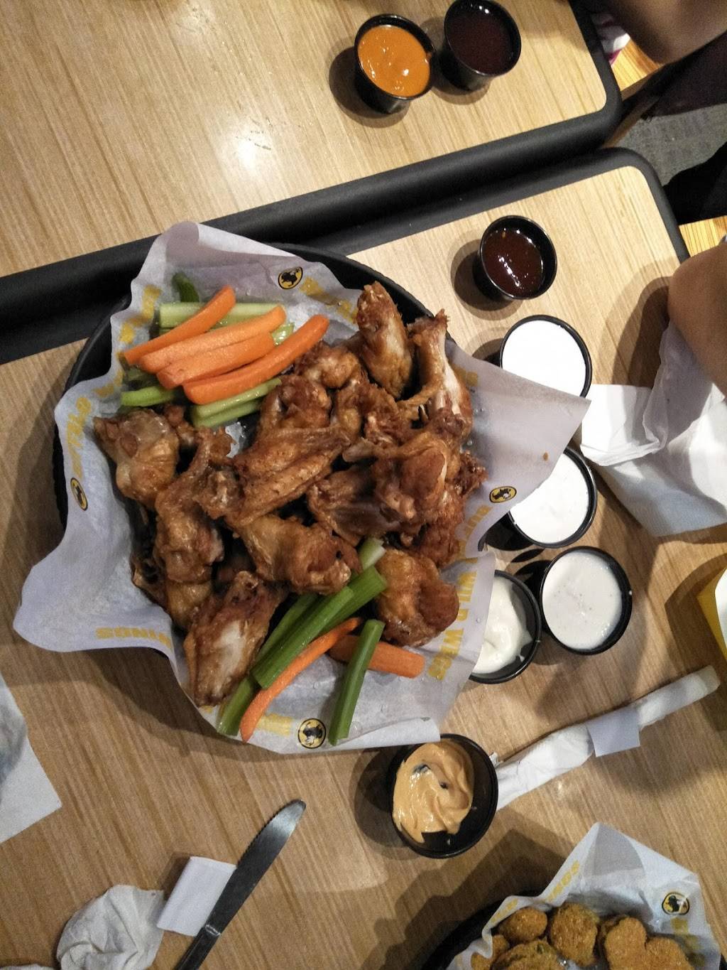Buffalo Wild Wings | restaurant | 2942 Carlson Dr, Hammond, IN 46323, USA | 2198442600 OR +1 219-844-2600