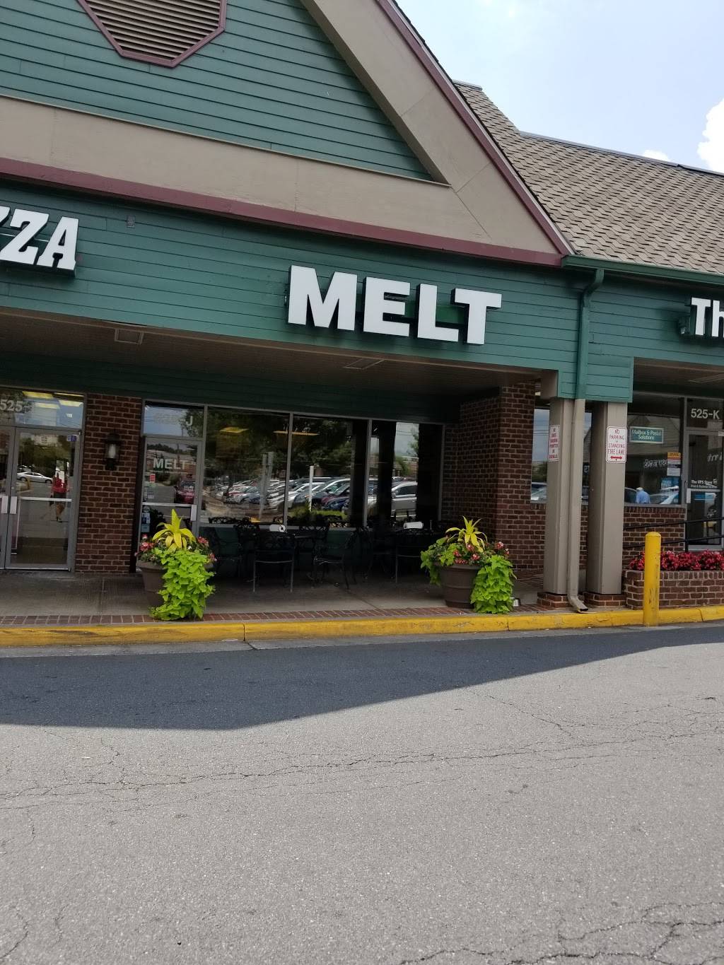 Melt Gourmet Cheeseburgers | restaurant | 525 E Market St Ste J, Leesburg, VA 20176, USA | 7034432105 OR +1 703-443-2105