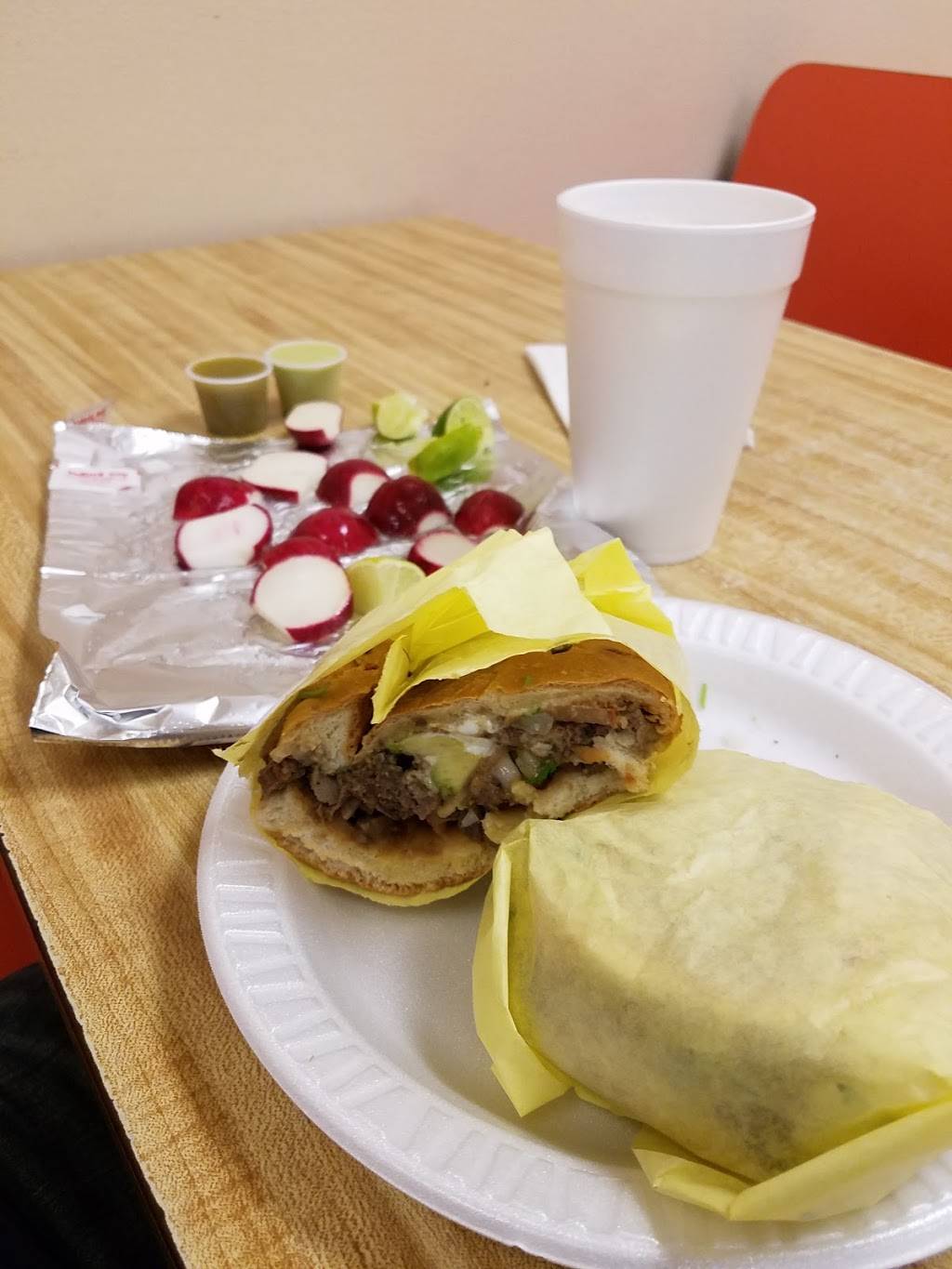 Tacos El Oso | restaurant | 14018 Van Nuys Blvd, Arleta, CA 91331, USA | 8188990627 OR +1 818-899-0627