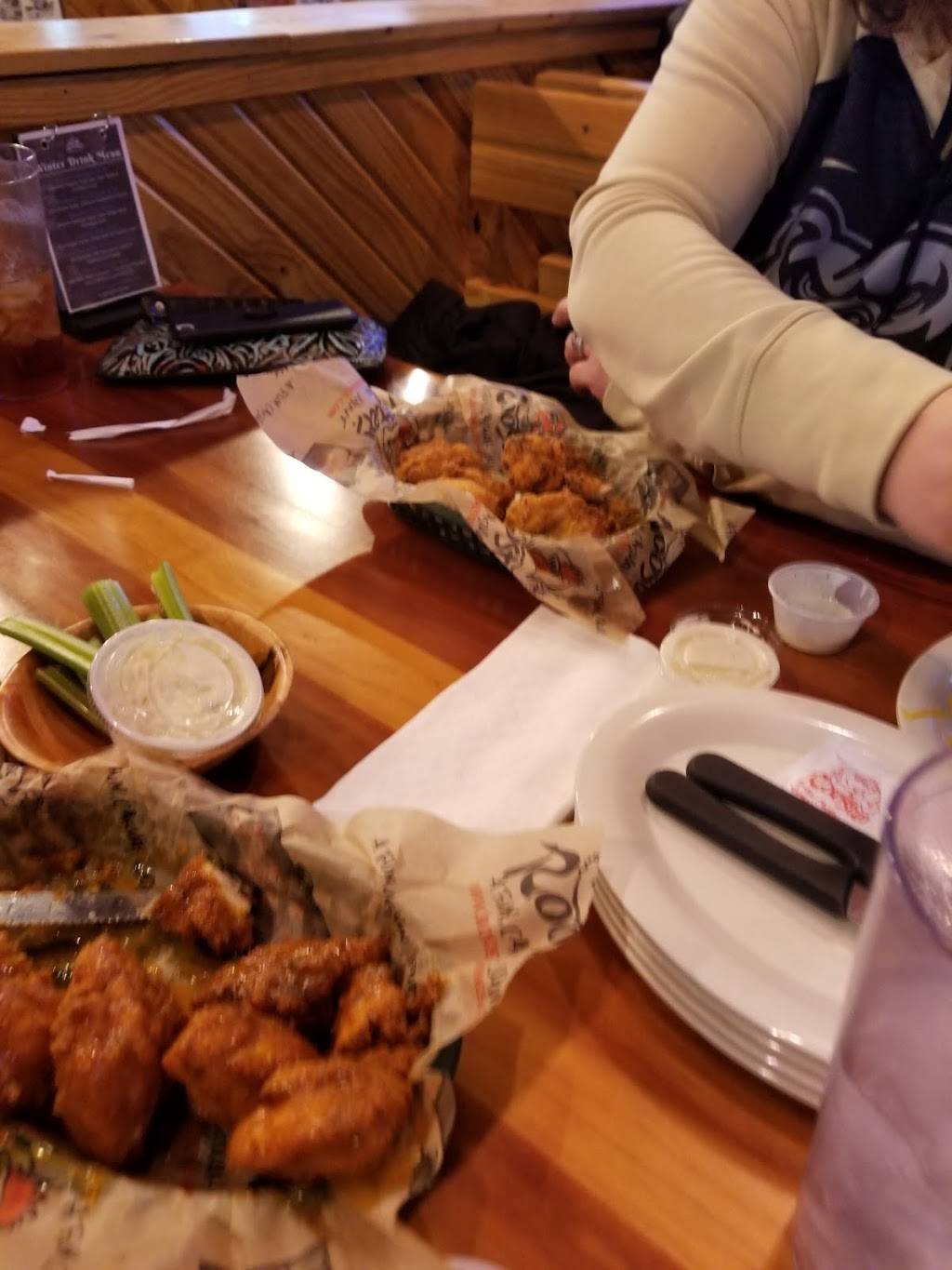 Roosters | restaurant | 101 Old Bank Rd, Milford, OH 45150, USA | 5135769464 OR +1 513-576-9464