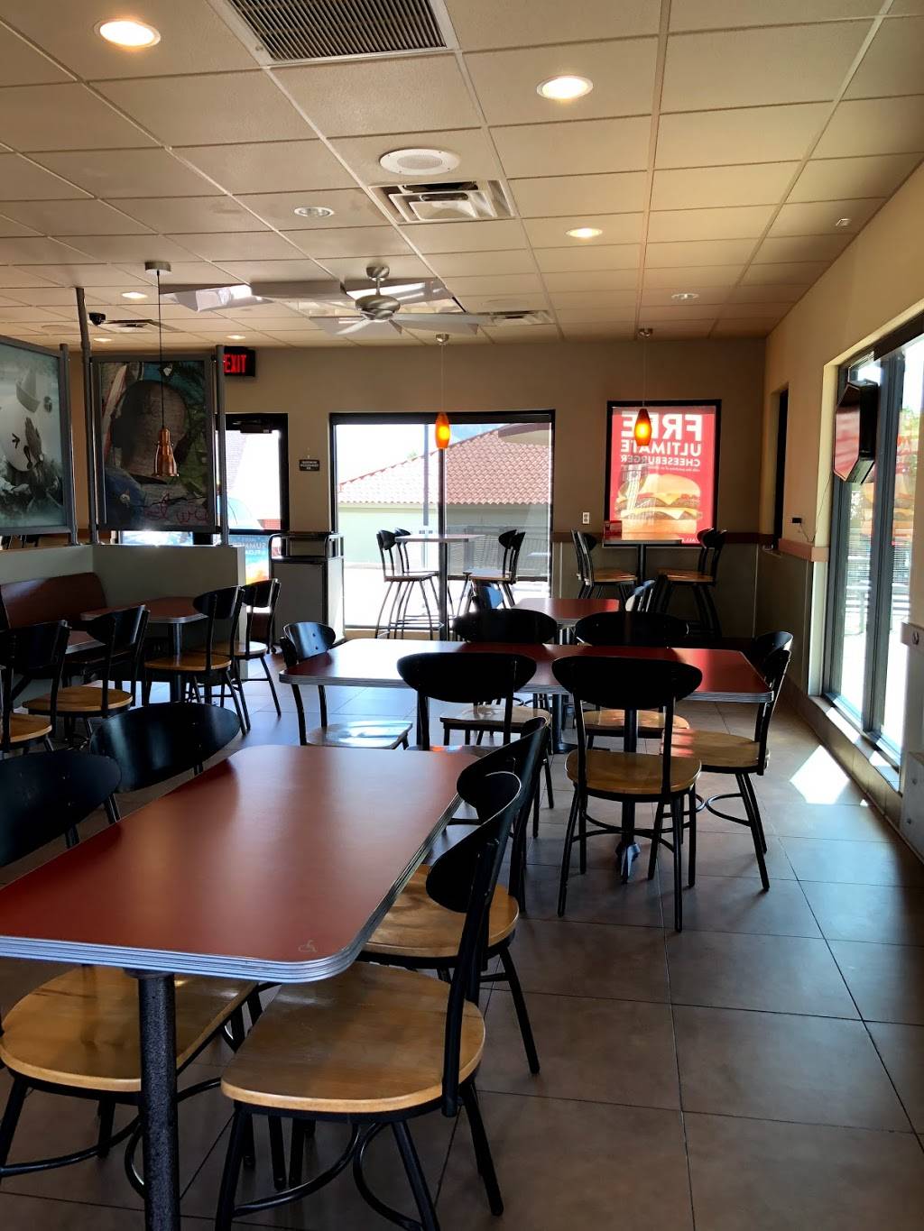 Jack in the Box | restaurant | 7351 Oakmont Blvd, Fort Worth, TX 76132, USA | 8172925476 OR +1 817-292-5476