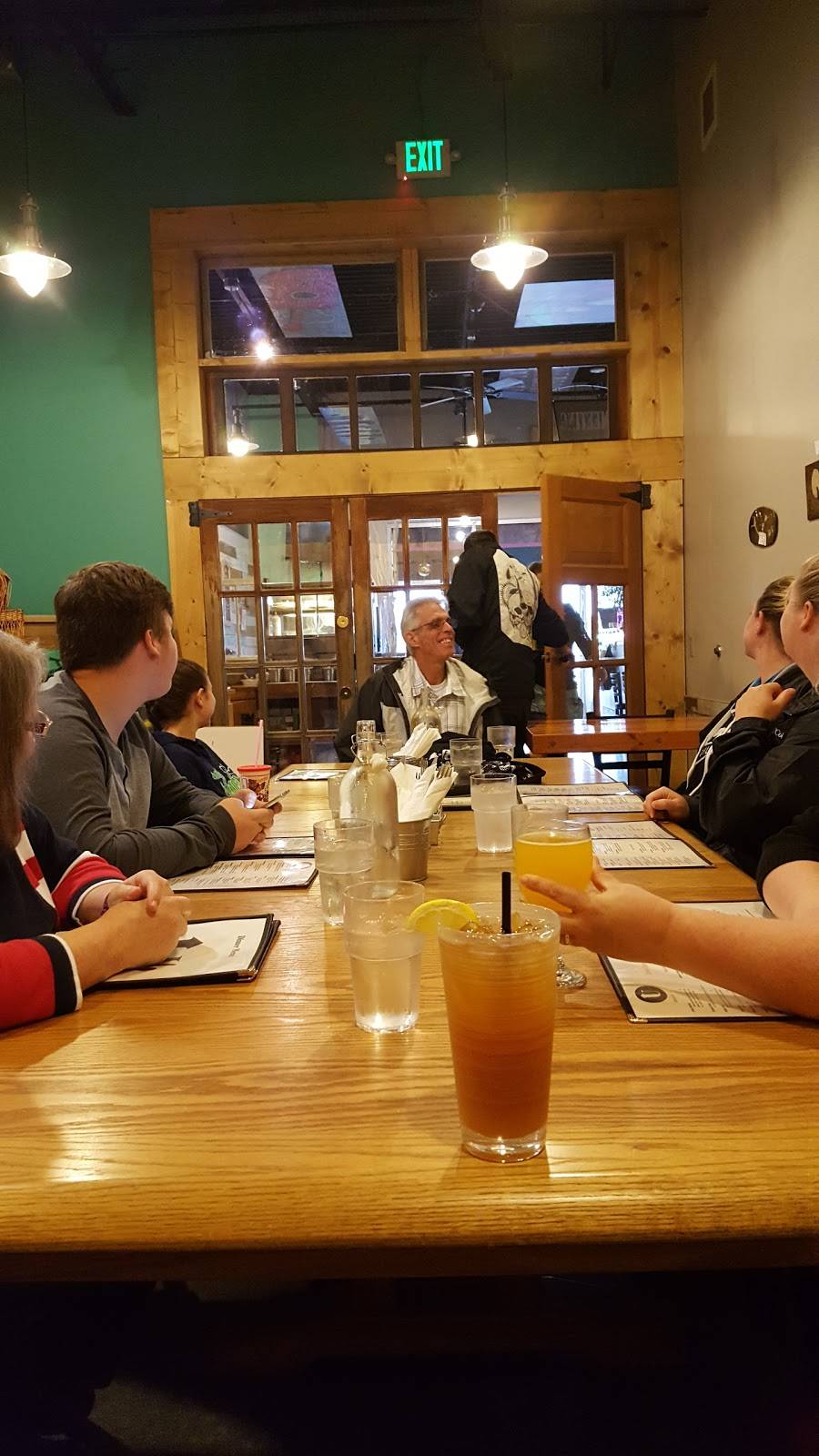 Uptown Cafe | restaurant | 1639 SE Ensign Ln, Warrenton, OR 97146, USA | 5038615639 OR +1 503-861-5639