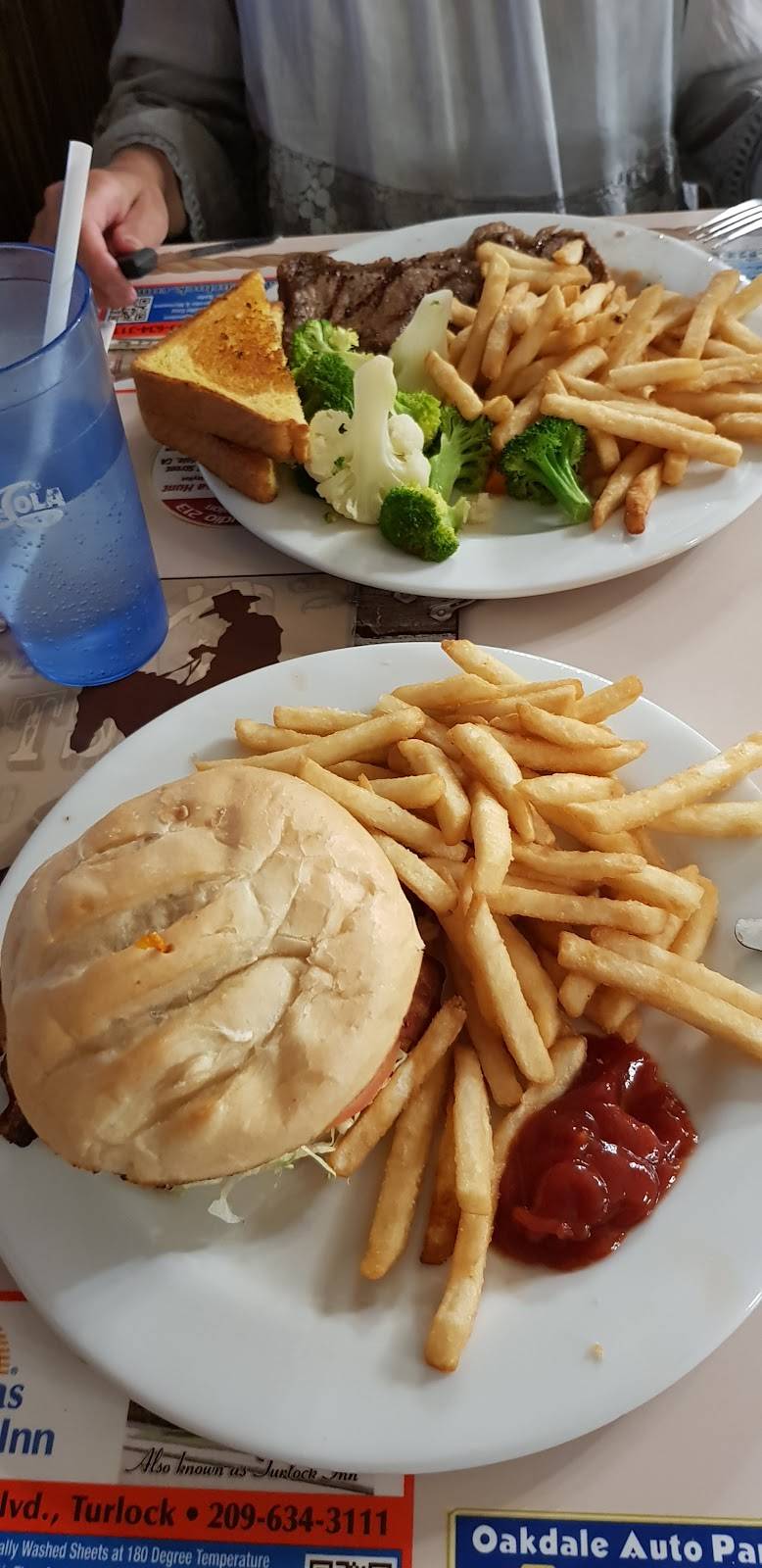 Ryderz | night club | 875 E F St, Oakdale, CA 95361, USA | 2098479800 OR +1 209-847-9800