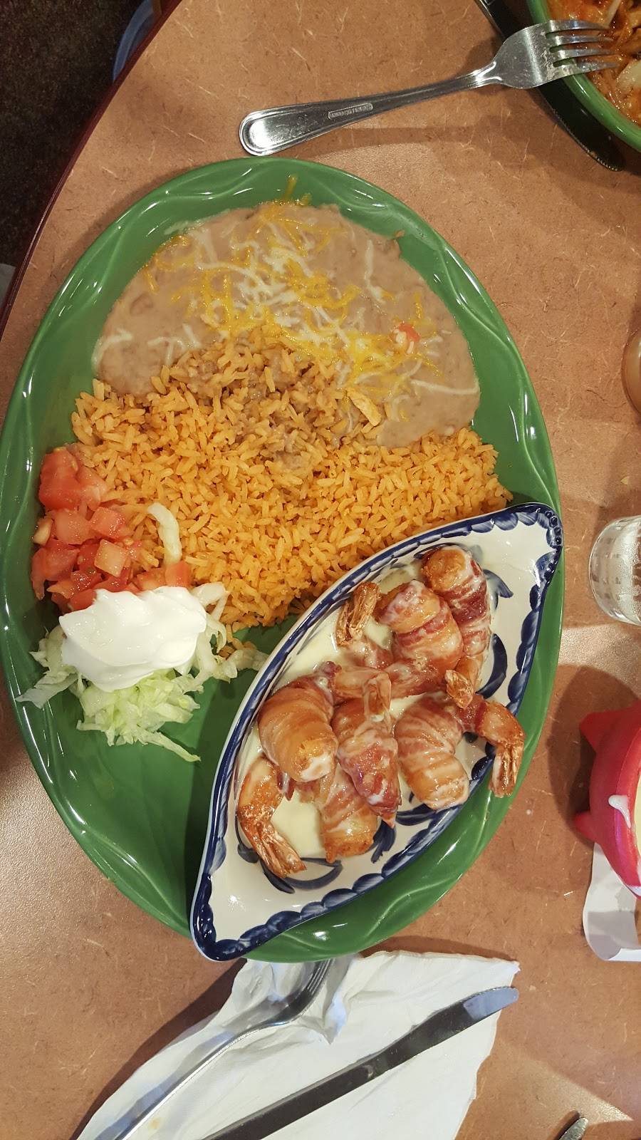 La Méxicana | restaurant | 3333 Ramada Rd, Grand Island, NE 68801, USA | 3086753886 OR +1 308-675-3886