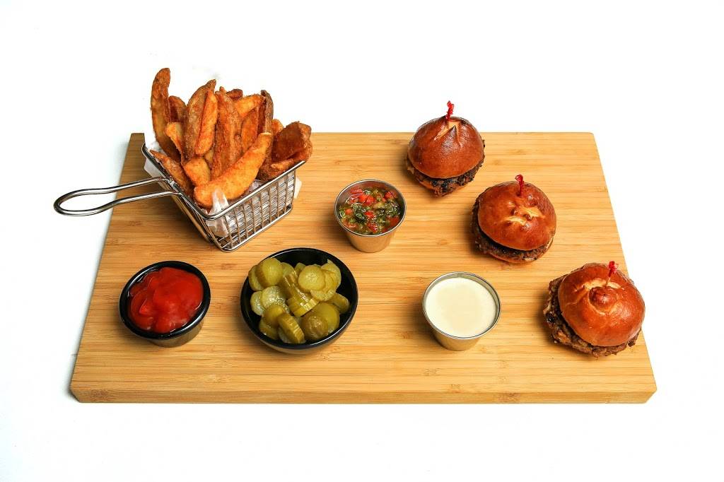 Aris Kosher Bar | restaurant | 17840 Ventura Blvd # A, Encino, CA 91316, USA | 8883077975 OR +1 888-307-7975