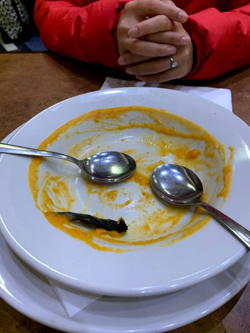 Capers Cafe Le Bar | cafe | 7000 NE Airport Way #2520, Portland, OR 97218, USA | 5032801010 OR +1 503-280-1010