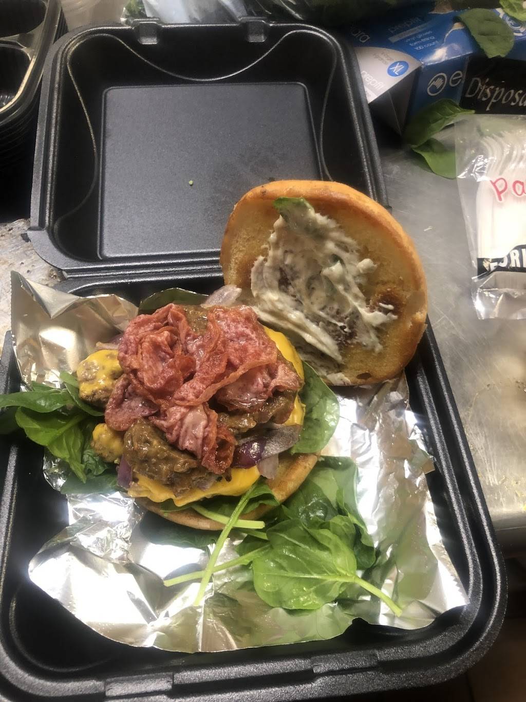 Detroit Wing Spot | restaurant | 12829 Harper Ave, Detroit, MI 48213, USA | 3132460788 OR +1 313-246-0788