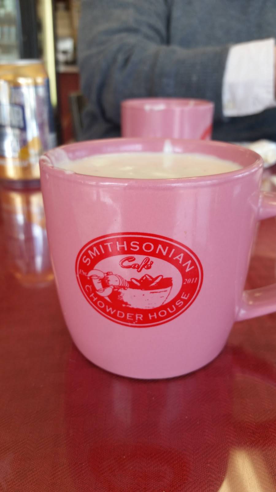 Smithsonian Cafe And Chowder House | restaurant | 1 Roundhouse Plaza, Northampton, MA 01060, USA | 4137273318 OR +1 413-727-3318