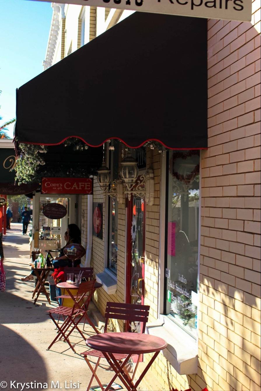 Codys On 4th | restaurant | 111 E 4th Ave, Mt Dora, FL 32757, USA | 3527358426 OR +1 352-735-8426